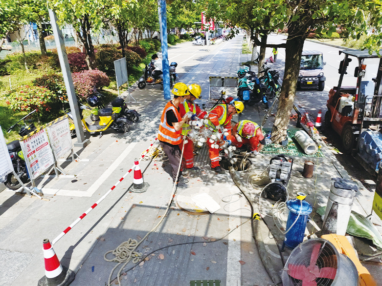  镇远UV-CIPP紫外光固化修复